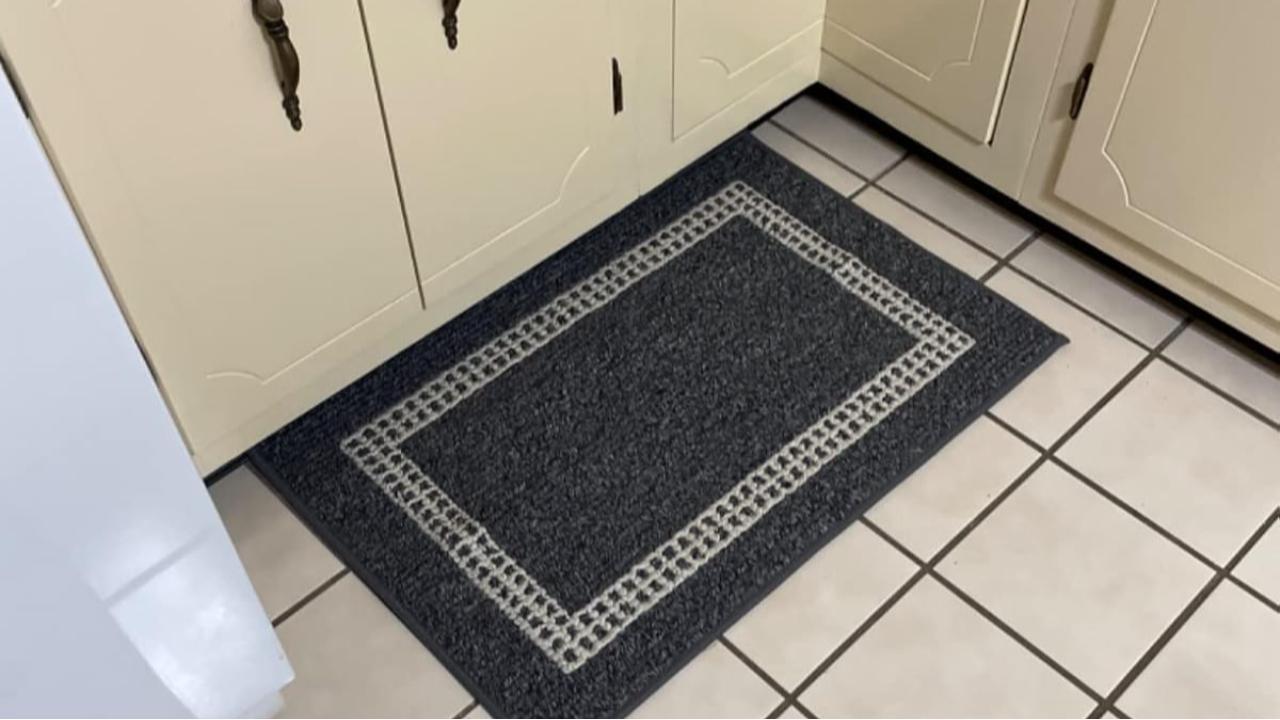 How to Dry Kitchen Rugs Faster after Washing